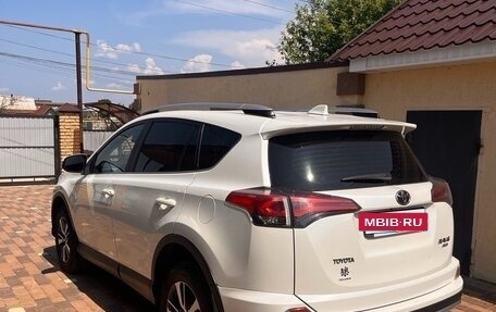 Toyota RAV4, 2018 год, 2 590 000 рублей, 4 фотография
