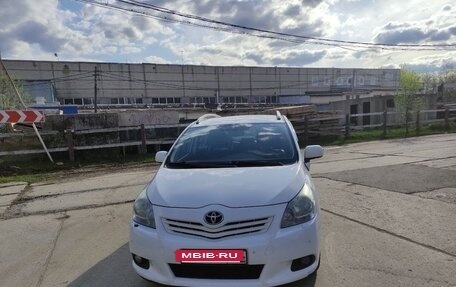 Toyota Verso I, 2012 год, 1 020 000 рублей, 2 фотография