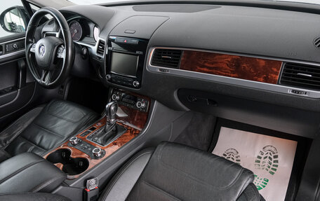 Volkswagen Touareg III, 2011 год, 1 749 000 рублей, 13 фотография