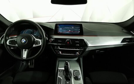 BMW 5 серия, 2017 год, 2 395 000 рублей, 7 фотография