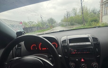 KIA cee'd I рестайлинг, 2008 год, 700 000 рублей, 10 фотография