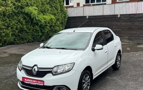 Renault Logan II, 2015 год, 530 000 рублей, 2 фотография