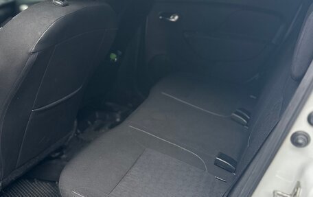 Renault Logan II, 2015 год, 530 000 рублей, 17 фотография