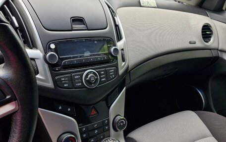 Chevrolet Cruze II, 2014 год, 1 100 000 рублей, 6 фотография