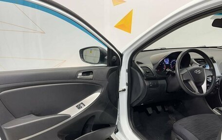 Hyundai Solaris II рестайлинг, 2015 год, 815 000 рублей, 21 фотография
