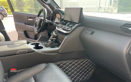 Toyota Land Cruiser, 2024 год, 10 990 000 рублей, 7 фотография