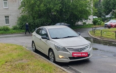 Hyundai Solaris II рестайлинг, 2015 год, 550 000 рублей, 3 фотография