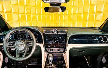 Bentley Bentayga I, 2023 год, 59 000 000 рублей, 9 фотография