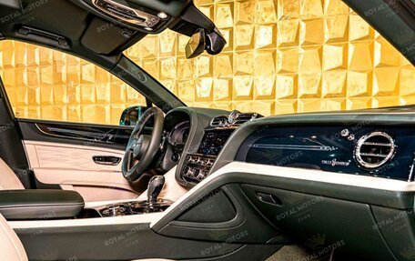Bentley Bentayga I, 2023 год, 59 000 000 рублей, 10 фотография