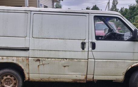 Volkswagen Transporter T4, 1993 год, 300 000 рублей, 2 фотография