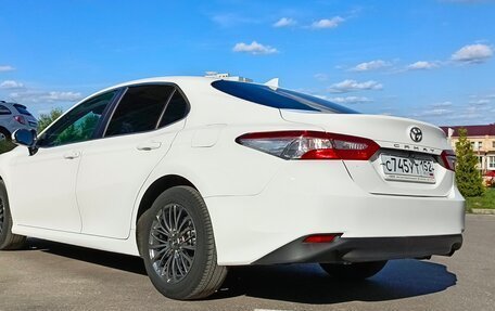 Toyota Camry, 2020 год, 2 700 000 рублей, 9 фотография
