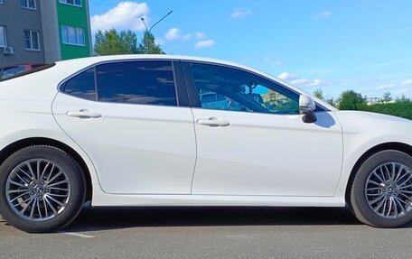 Toyota Camry, 2020 год, 2 700 000 рублей, 8 фотография