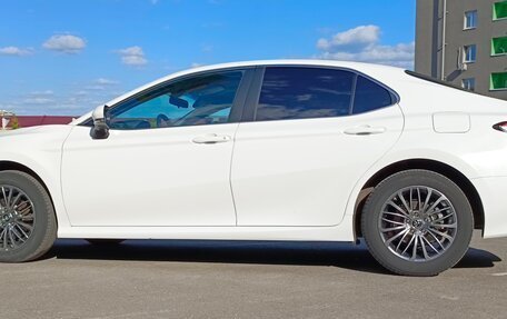 Toyota Camry, 2020 год, 2 700 000 рублей, 5 фотография
