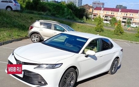 Toyota Camry, 2020 год, 2 700 000 рублей, 2 фотография