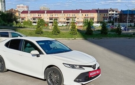 Toyota Camry, 2020 год, 2 700 000 рублей, 3 фотография