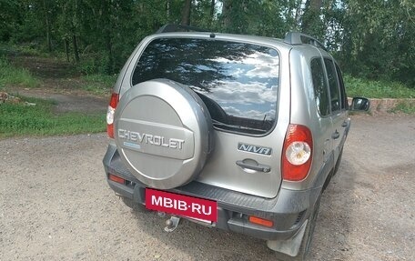 Chevrolet Niva I рестайлинг, 2017 год, 810 000 рублей, 3 фотография
