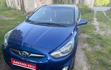 Hyundai Solaris II рестайлинг, 2012 год, 825 000 рублей, 2 фотография