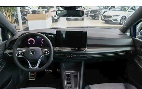 Volkswagen Golf VIII, 2025 год, 4 200 000 рублей, 10 фотография