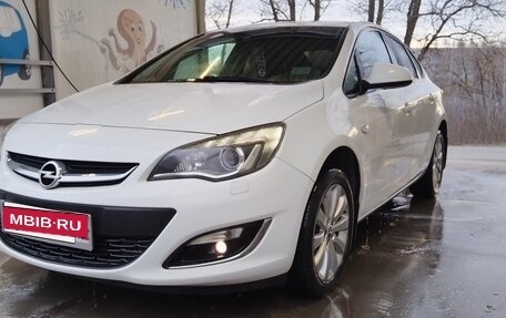 Opel Astra J, 2012 год, 830 000 рублей, 1 фотография