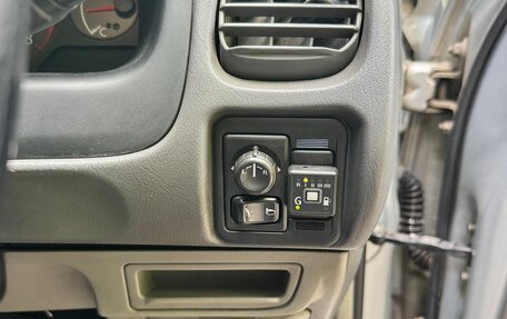 Nissan Sunny B15, 2000 год, 265 000 рублей, 13 фотография