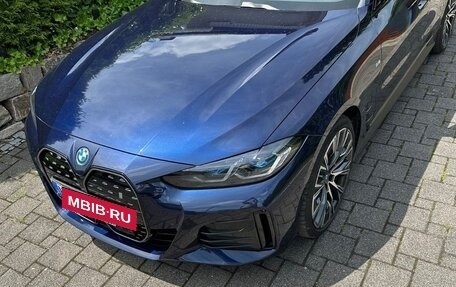 BMW i4, 2022 год, 5 500 000 рублей, 3 фотография