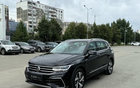 Volkswagen Tiguan II, 2023 год, 4 450 000 рублей, 2 фотография