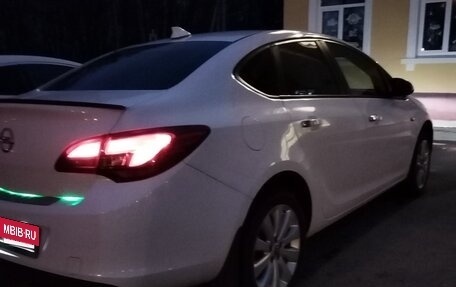 Opel Astra J, 2012 год, 830 000 рублей, 3 фотография
