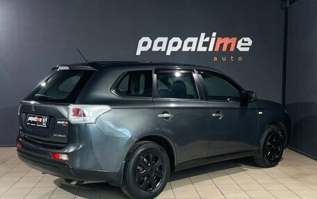 Mitsubishi Outlander III рестайлинг 3, 2014 год, 1 250 000 рублей, 3 фотография