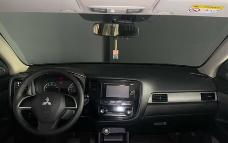 Mitsubishi Outlander III рестайлинг 3, 2014 год, 1 250 000 рублей, 10 фотография