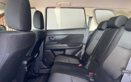 Mitsubishi Outlander III рестайлинг 3, 2014 год, 1 250 000 рублей, 13 фотография