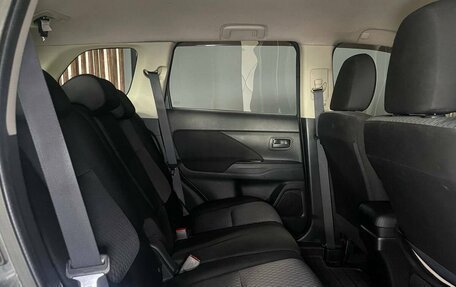 Mitsubishi Outlander III рестайлинг 3, 2014 год, 1 250 000 рублей, 14 фотография