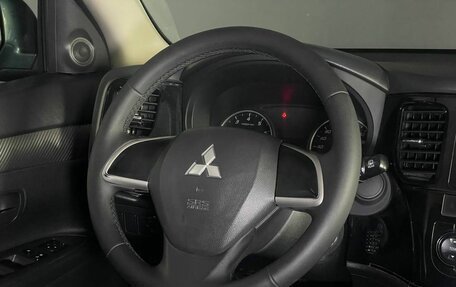 Mitsubishi Outlander III рестайлинг 3, 2014 год, 1 250 000 рублей, 15 фотография
