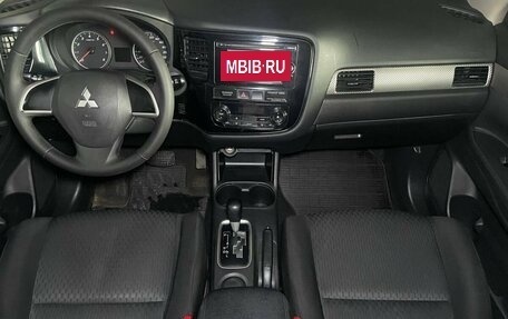 Mitsubishi Outlander III рестайлинг 3, 2014 год, 1 250 000 рублей, 17 фотография
