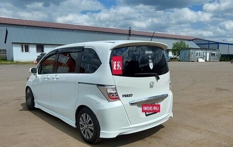 Honda Freed I, 2013 год, 1 330 000 рублей, 4 фотография
