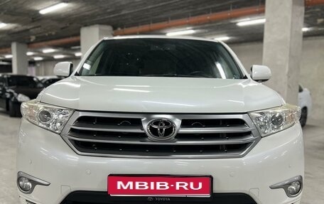 Toyota Highlander III, 2011 год, 2 150 000 рублей, 1 фотография