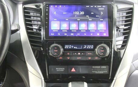 Mitsubishi Pajero Sport III рестайлинг, 2020 год, 3 550 000 рублей, 11 фотография