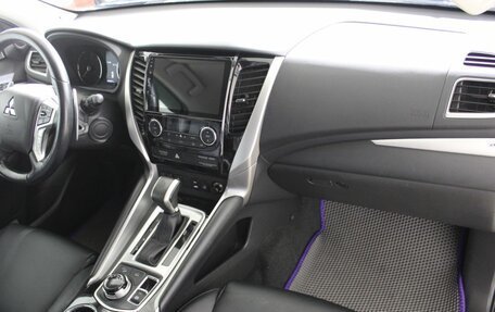 Mitsubishi Pajero Sport III рестайлинг, 2020 год, 3 550 000 рублей, 14 фотография