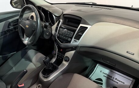 Chevrolet Cruze II, 2010 год, 682 000 рублей, 8 фотография