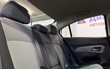 Chevrolet Cruze II, 2010 год, 682 000 рублей, 17 фотография