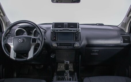 Toyota Land Cruiser Prado 150 рестайлинг 2, 2015 год, 2 600 000 рублей, 13 фотография