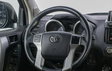 Toyota Land Cruiser Prado 150 рестайлинг 2, 2015 год, 2 600 000 рублей, 15 фотография