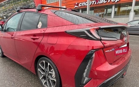 Toyota Prius IV XW50, 2018 год, 2 250 000 рублей, 2 фотография