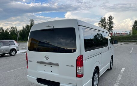 Toyota HiAce H200, 2020 год, 4 250 000 рублей, 4 фотография