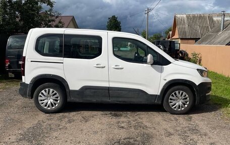 Peugeot Rifter I, 2021 год, 1 400 000 рублей, 3 фотография