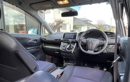 Toyota Wish II, 2017 год, 1 370 500 рублей, 13 фотография