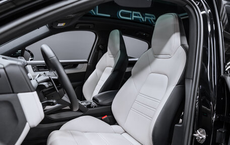 Porsche Cayenne III, 2024 год, 18 500 000 рублей, 19 фотография