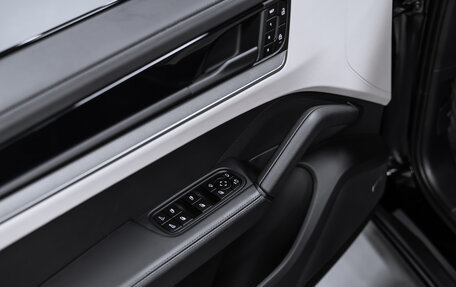 Porsche Cayenne III, 2024 год, 18 500 000 рублей, 23 фотография