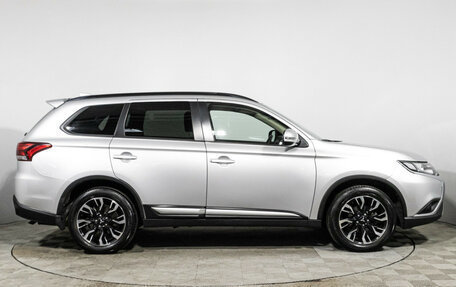 Mitsubishi Outlander III рестайлинг 3, 2022 год, 2 389 898 рублей, 4 фотография