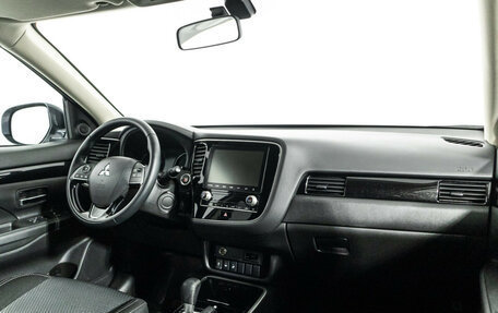 Mitsubishi Outlander III рестайлинг 3, 2022 год, 2 389 898 рублей, 9 фотография