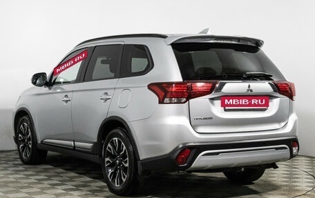Mitsubishi Outlander III рестайлинг 3, 2022 год, 2 389 898 рублей, 7 фотография